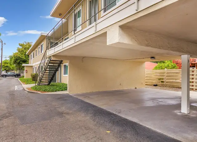 Photo of 714 W Arrellaga St, Santa Barbara, CA 93101