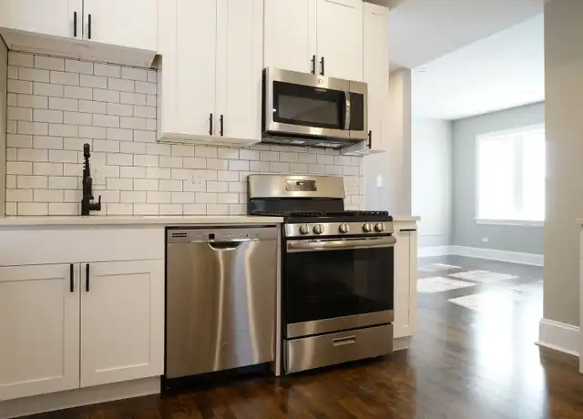 Property at 2620 N Springfield Ave Unit 2 Rear, Chicago, IL, 60647, 2 beds, 1 bath, [object Object]