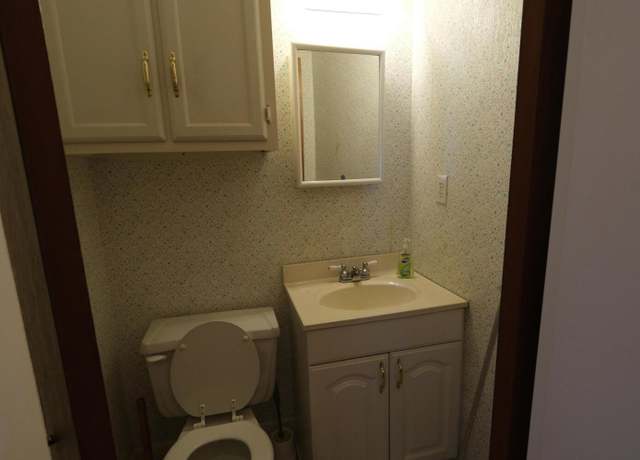 Photo of 15935 Foch St, Livonia, MI 48154