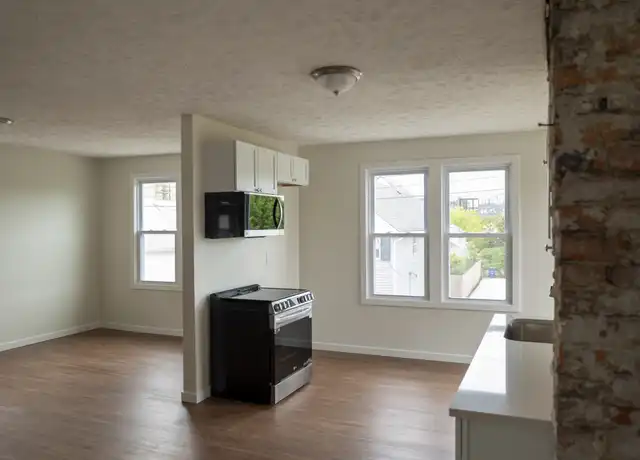 Property at 1277 W 67th St Unit 2, Cleveland, OH, 44102, 1 bed, 1 bath, [object Object]
