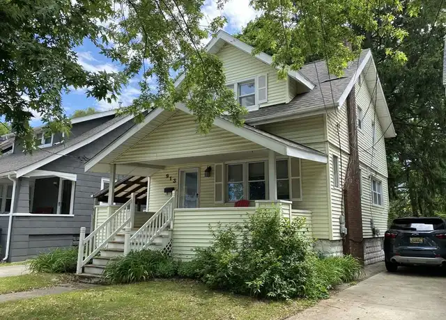 Property at 913 Knowles St, Royal Oak, MI, 48067, 3 beds, 2 baths, [object Object]