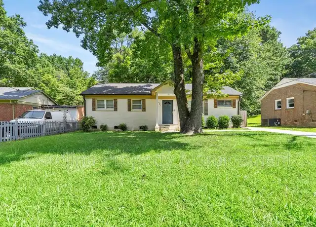 Property at 2521 Dora Dr, Charlotte, NC, 28215, 3 beds, 2 baths, [object Object]