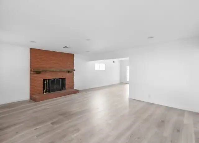 Property at 14918 Wyandotte St, Van Nuys, CA, 91405, 6 beds, 4 baths, [object Object]