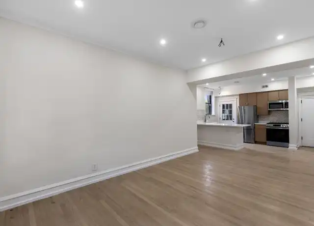Property at 4636 N Hamilton Ave Unit 38-1, Chicago, IL, 60625, 4 beds, 2 baths, [object Object]