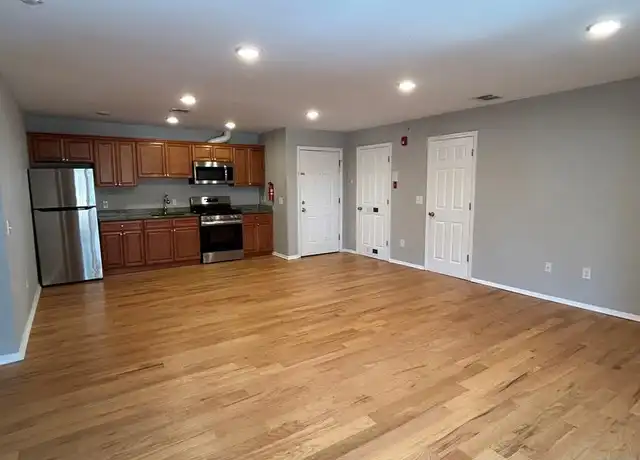 Property at 425 Van Houten Ave Unit 3, Passaic, NJ, 07055, 2 beds, 1 bath, [object Object]