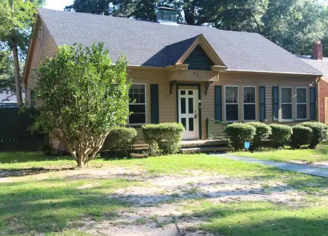 Property at 921 W 1st Ave, Albany, GA, 31701, 3 beds, 1 bath, [object Object]