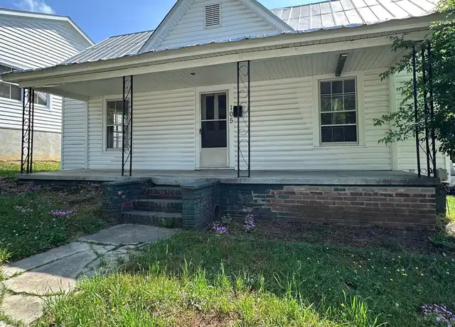 Property at 105 S Nash St, Hillsborough, NC, 27278, 3 beds, 1 bath, [object Object]