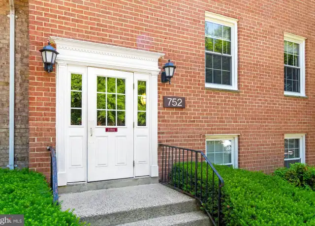 Property at 752 Quince Orchard Blvd Unit 752-T1, Gaithersburg, MD, 20878, 2 beds, 1 bath, [object Object]