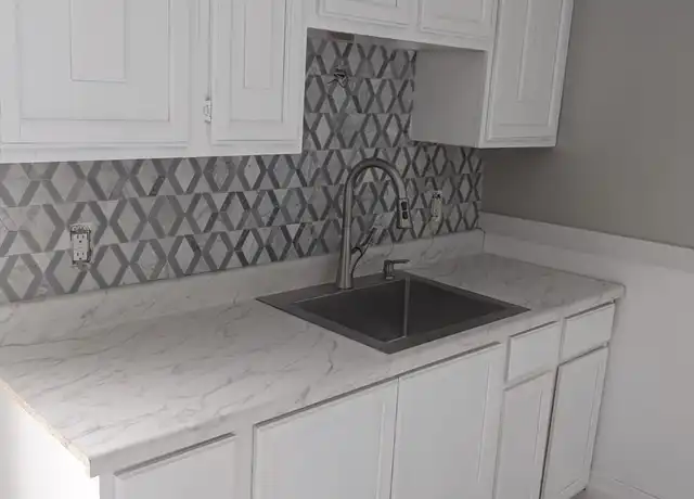 Property at 625 16th St Unit 2, Niagara Falls, NY, 14301, 2 beds, 1 bath, [object Object]