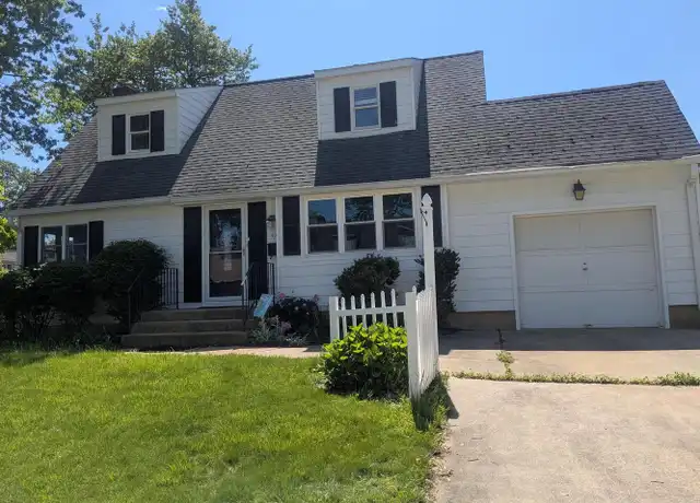 Property at 53 Odaniel Ave, Newark, DE, 19711, 4 beds, 2 baths, [object Object]