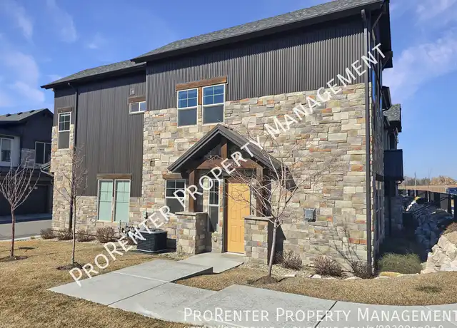 Property at 10392 S Beetdigger Blvd, Sandy, UT, 84070, 3 beds, 2 baths, [object Object]