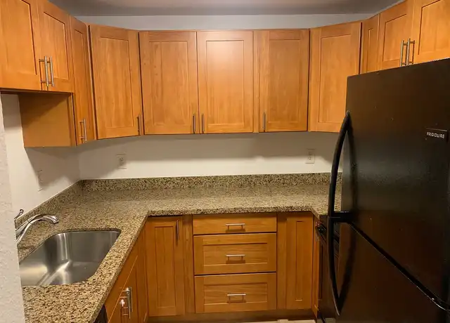 Property at 250 S 162nd St, Burien, WA, 98148, 1 bed, 1 bath, [object Object]