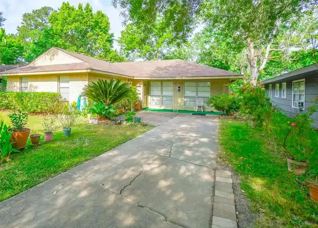 Property at 10302 Woodwind Dr, Houston, TX, 77025, 4 beds, 1 bath, [object Object]