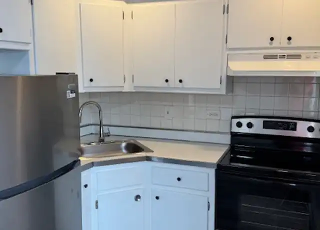 Property at 4014 W 103rd St Unit 9, Oak Lawn, IL, 60453, 1 bed, 1 bath, [object Object]