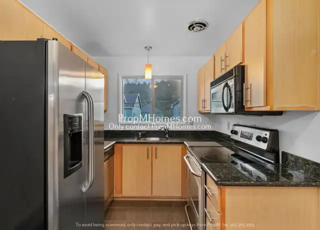 Property at 908 SW Gaines St #6, Portland, OR, 97239, 1 bed, 1 bath, [object Object]