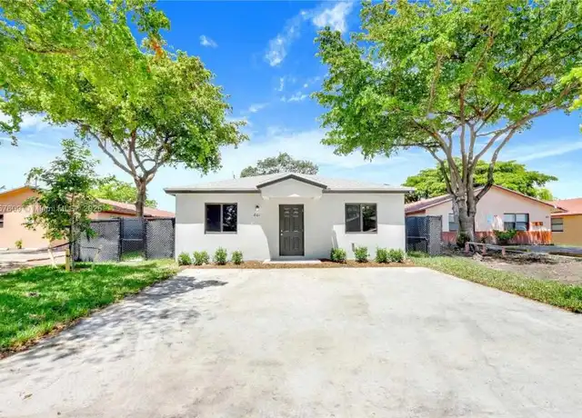 Property at 861 NW 6th Ave, Pompano Beach, FL, 33060, 4 beds, 2 baths, [object Object]