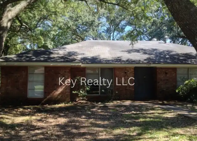 Property at 5207 Connella Dr, Alexandria, LA, 71302, 2 beds, 1 bath, [object Object]