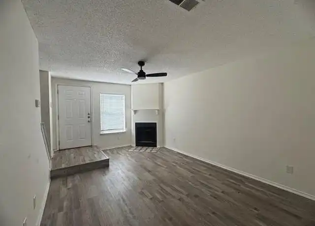 Property at 638 S Rogers Rd, Irving, TX, 75060, 2 beds, 2 baths, [object Object]
