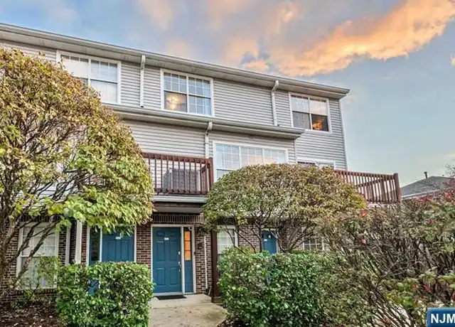 Property at 1434 Westgate Dr, Fort Lee, NJ, 07024, 2 beds, 1.5 baths, [object Object]