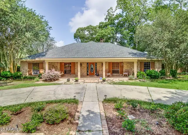 Property at 304 Kings Rd, Lafayette, LA, 70503, 3 beds, 2.5 baths, [object Object]