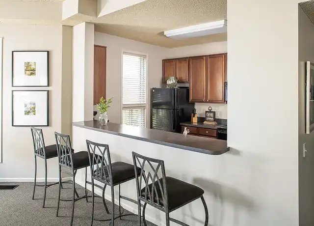 Property at Holmes Lake by Broadmoor - 7100 Holmes Park Rd, Lincoln, NE, 68506, 2 beds, 2 baths, [object Object]