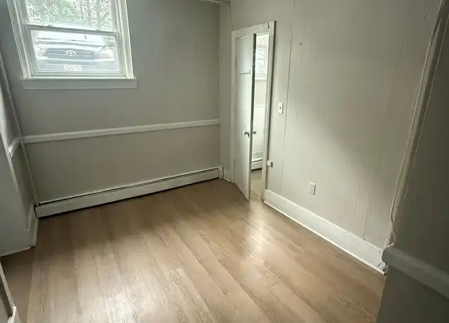 Property at 423 Pelham St Unit 2, Methuen, MA, 01844, 1 bed, 1 bath, [object Object]