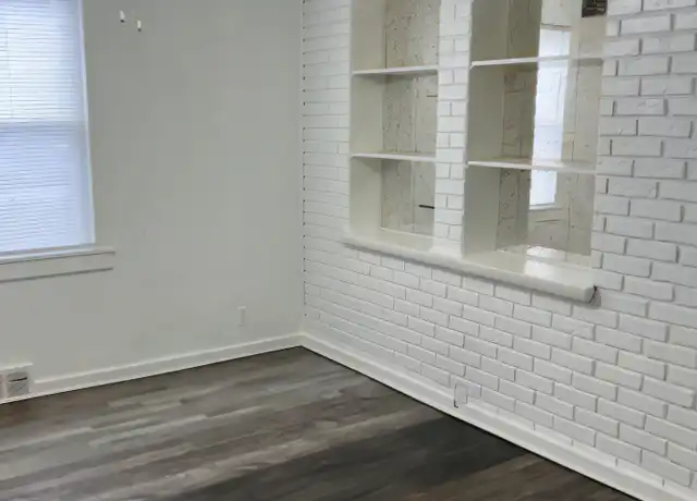 Property at 1356 4th Ave, Coraopolis, PA, 15108, 3 beds, 1 bath, [object Object]