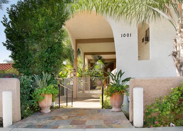 Photo of 1001 N Harbor Blvd, La Habra, CA 90631