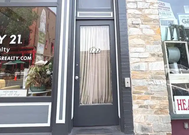 Property at 132 Farnsworth Ave Unit 2, Bordentown, NJ, 08505, 1 bed, 1 bath, [object Object]