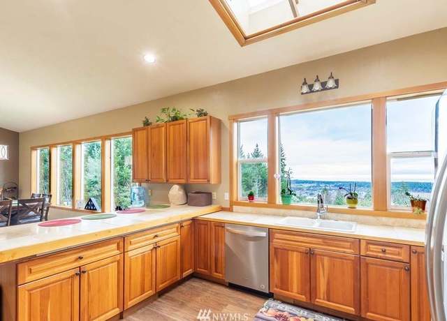Photo of 202 Fox Hollow Rd, Sequim, WA 98382