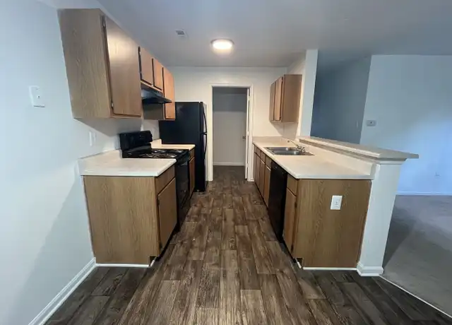 Property at 100 N Pointe Ln Unit 300-202, Danville, VA, 24540, 3 beds, 2 baths, [object Object]