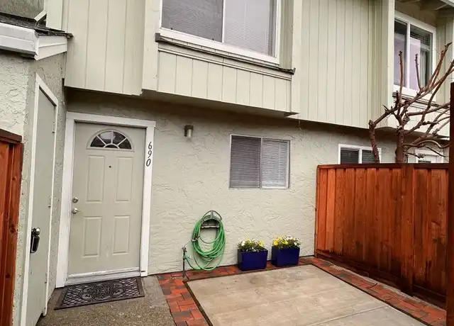 Property at 690 Racquet Club Cir, Rohnert Park, CA, 94928, 2 beds, 1.5 baths, [object Object]