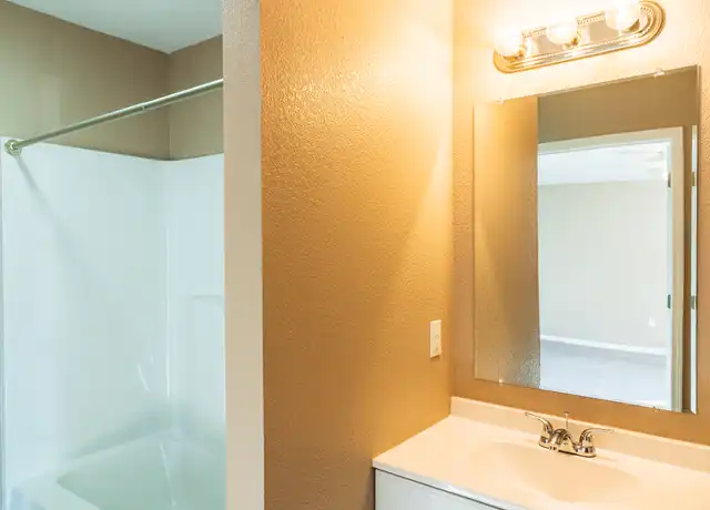 Property at 315 E 4th St Unit Q, Sedalia, MO, 65301, 1 bed, 1 bath, [object Object]