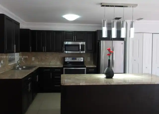 Property at 7327 Pepper Pike Dr, Hialeah, FL, 33015, 4 beds, 3 baths, [object Object]
