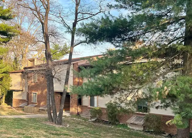 Property at Woodhenge Apartments - 100 Woodhenge Dr, Collinsville, IL, 62234, 1 bed, 1 bath, [object Object]