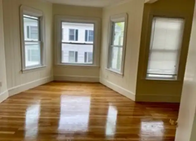 Property at 181 Ashley Blvd, New Bedford, MA, 02746, 3 beds, 1 bath, [object Object]
