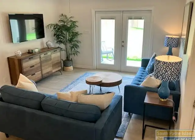 Property at 15 S Bay Hill Dr, Laguna Vista, TX, 78578, 2 beds, 2 baths, [object Object]