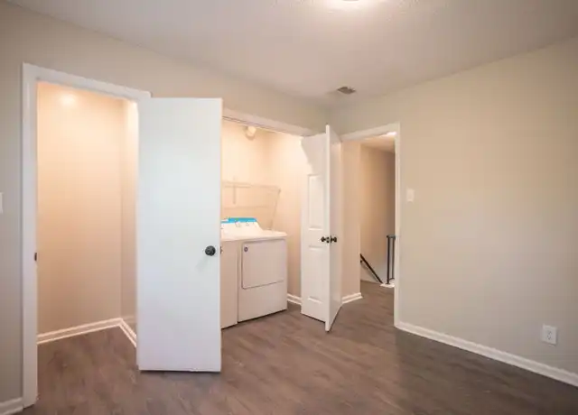 Property at Chesney Woods Apartments - 260 Brookwood Ave NE, Concord, NC, 28025, 2 beds, 1.5 baths, [object Object]