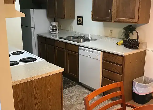 Property at Creekstone Apartments - 6700 Creekstone Ln SW, Grand Rapids, MI, 49548, 2 beds, 1 bath, [object Object]