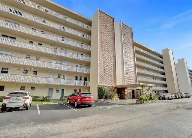 Property at 1001 NE 14th Ave #704, Hallandale Beach, FL, 33009, 1 bed, 1.5 baths, [object Object]