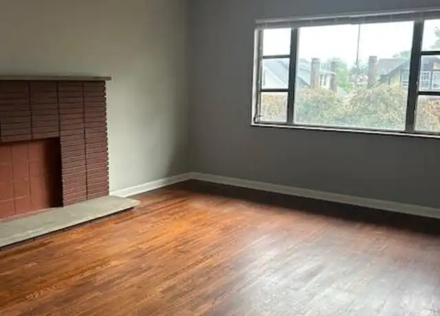 Property at 1239 9th St Apt 5, Huntington, WV, 25701, 3 beds, 1 bath, [object Object]