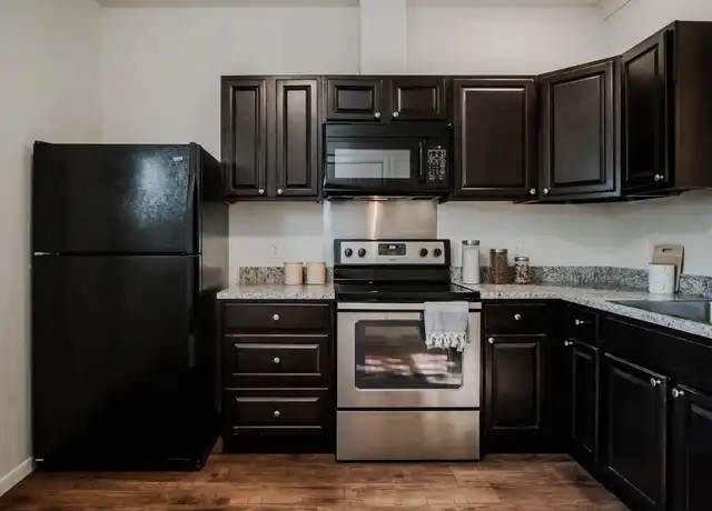 Property at 202 Vista Alta St, Victoria, TX, 77904, 2 beds, 2.5 baths, [object Object]