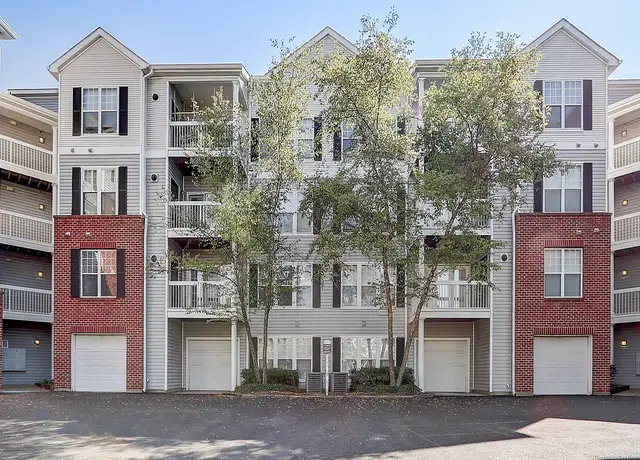 Photo of 2551 Cornelia Rd, Herndon, VA 20171