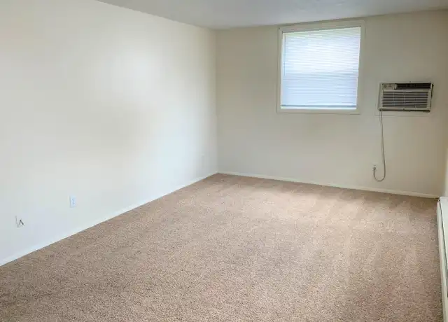 Property at 825 26th St Unit S2, Marion, IA, 52302, 1 bed, 1 bath, [object Object]