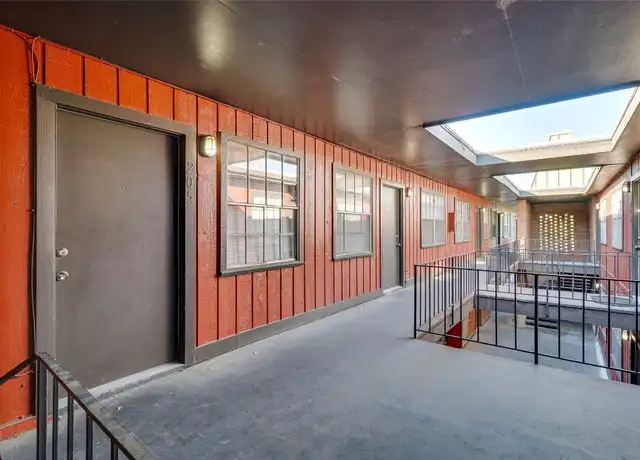 Property at 307 E 31st St Unit 204, Austin, TX, 78705, 2 beds, 1 bath, [object Object]