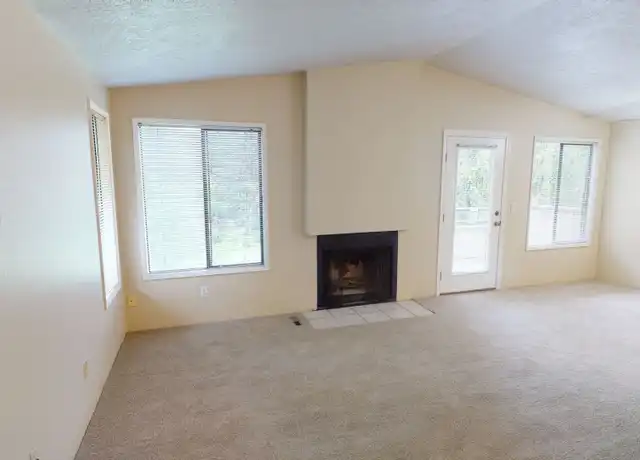Property at 6978 SW Montauk Cir Unit 6978, Lake Oswego, OR, 97035, 2 beds, 1 bath, [object Object]