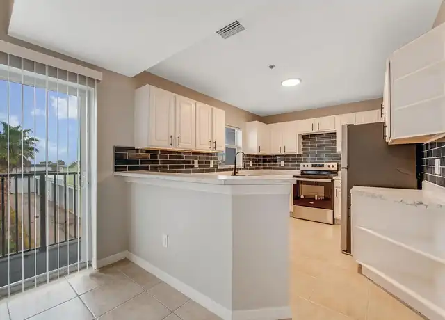 Property at Atlantic Breeze Apartments - 100 Browning Ave, Daytona Beach, FL, 32118, 2 beds, 2 baths, [object Object]