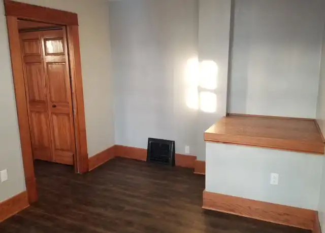 Property at 704 Koenigstein Ave Apt 11, Norfolk, NE, 68701, 1 bed, 1 bath, [object Object]