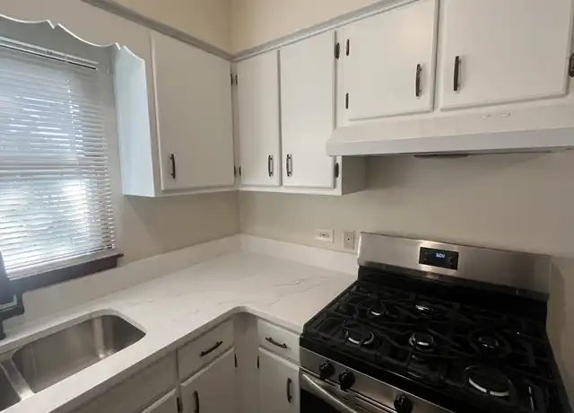 Property at 6638 Windsor Ave Unit 3, Berwyn, IL, 60402, 2 beds, 1 bath, [object Object]