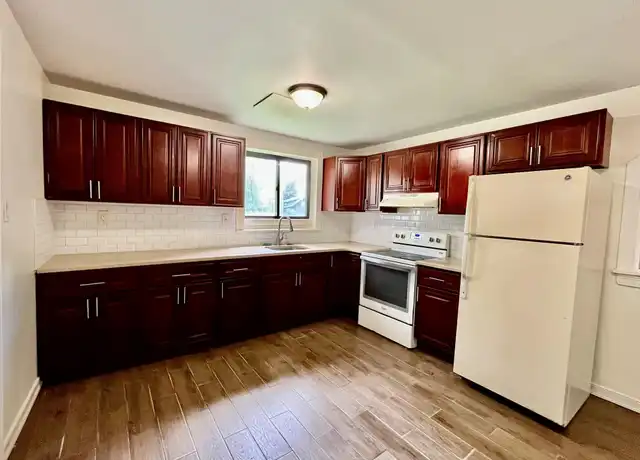 Property at 15 Pearl St Unit 1, Livingston Manor, NY, 12758, 2 beds, 1 bath, [object Object]